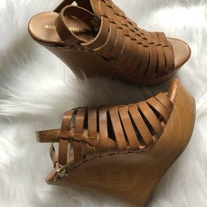 Mossimo tan wedges